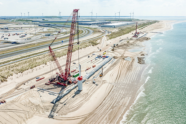 TenCate Geotubes voor twaalf kraanopstelplaatsen voor Windpark Maasvlakte 2 op het strand